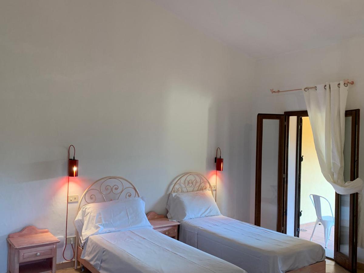 Godo Beach Hotel Baja Sardinya Dış mekan fotoğraf