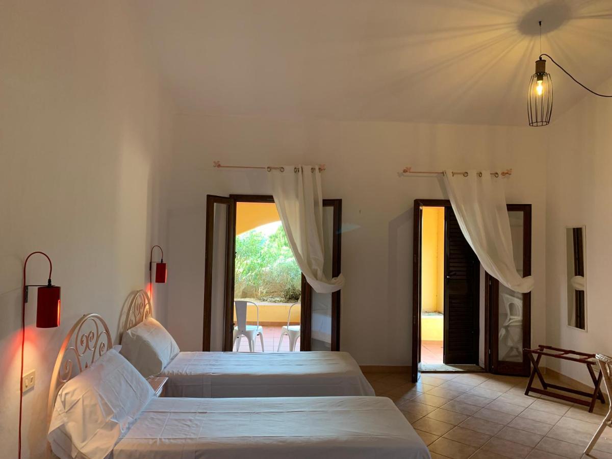 Godo Beach Hotel Baja Sardinya Dış mekan fotoğraf