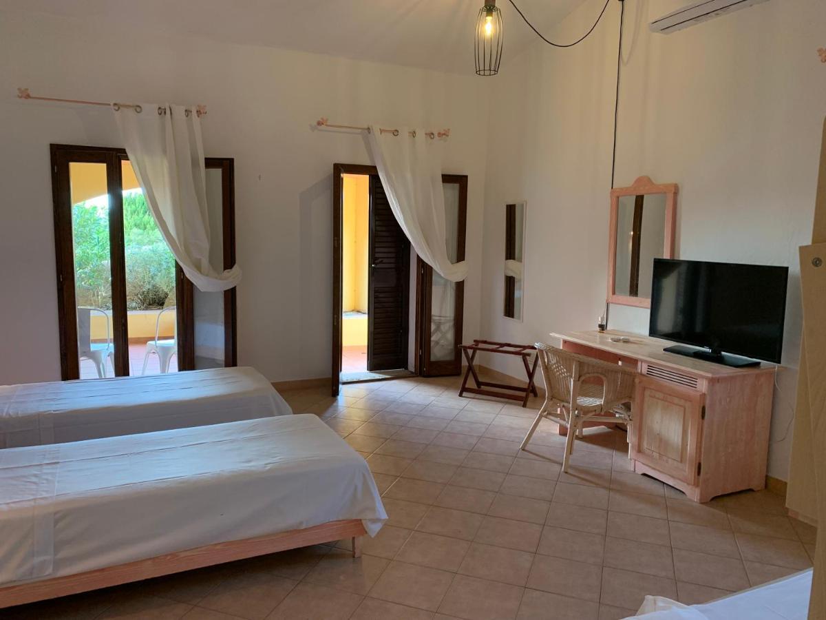 Godo Beach Hotel Baja Sardinya Dış mekan fotoğraf