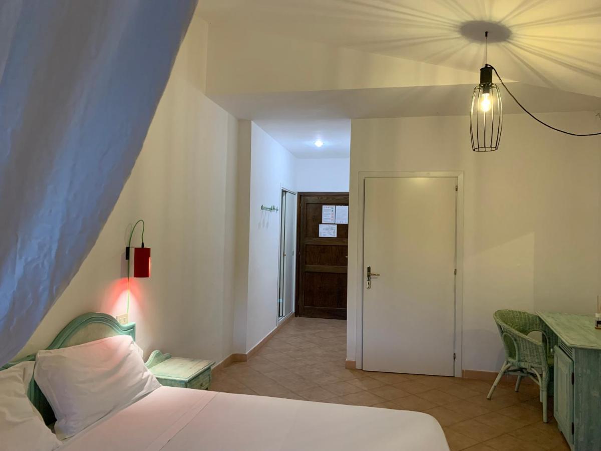Godo Beach Hotel Baja Sardinya Dış mekan fotoğraf