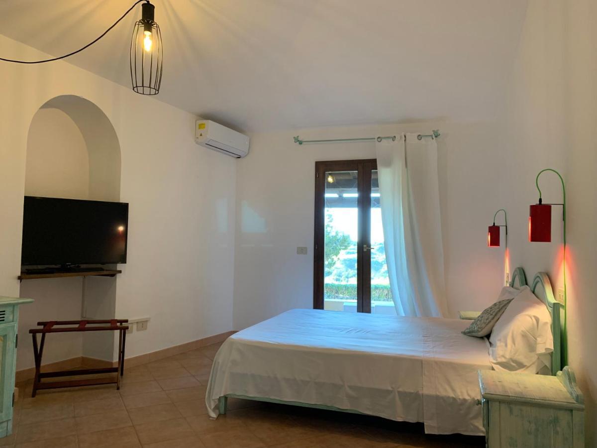 Godo Beach Hotel Baja Sardinya Dış mekan fotoğraf