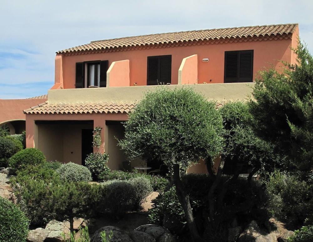 Godo Beach Hotel Baja Sardinya Dış mekan fotoğraf