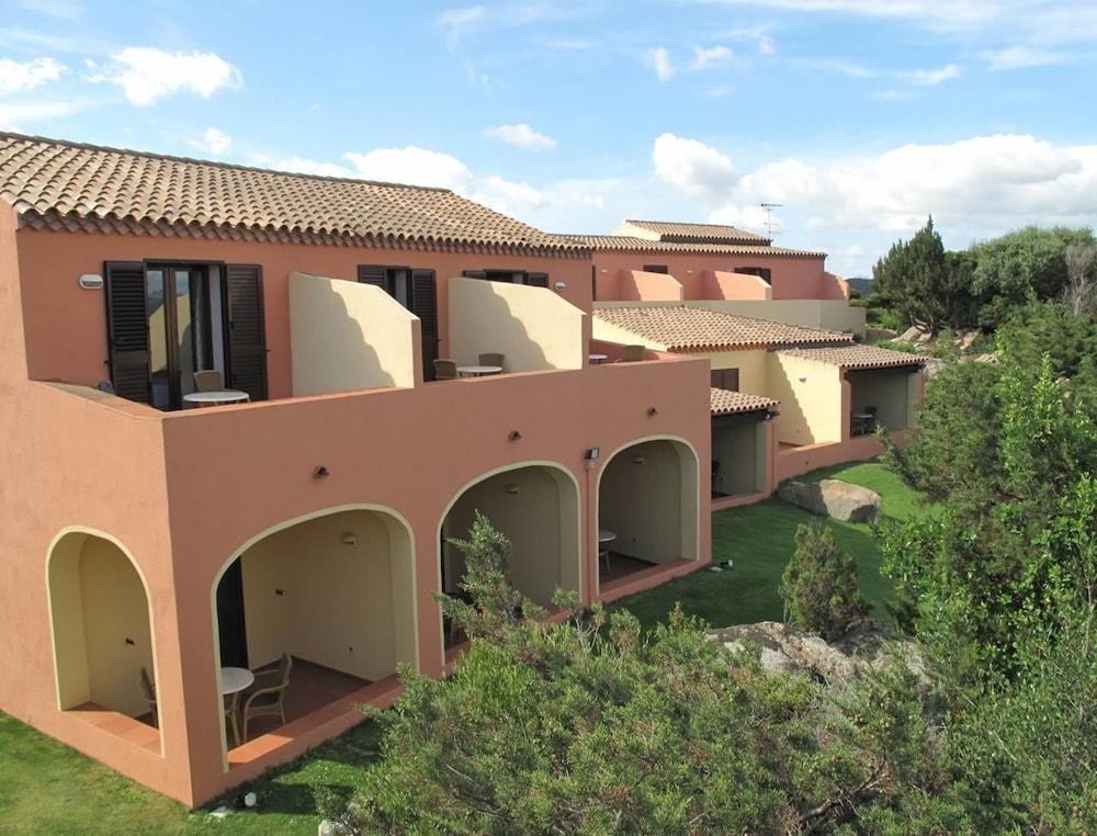 Godo Beach Hotel Baja Sardinya Dış mekan fotoğraf